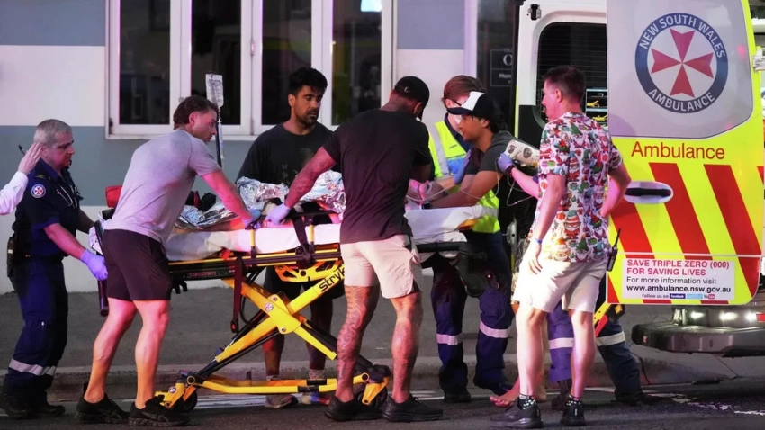 Из-за стрельбы на Сиднейском пляже пострадали 13 человек