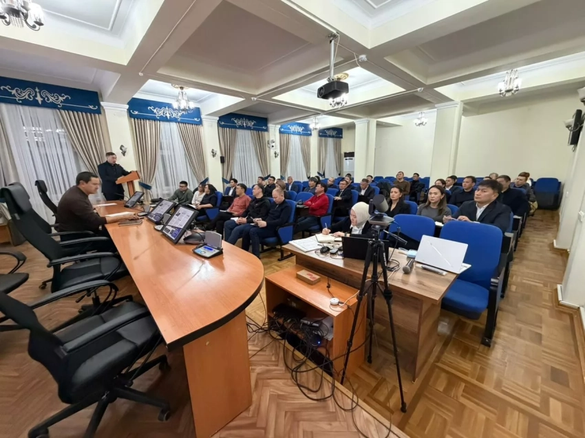 И.о. главы Минздрава КР провёл рабочую встречу с представителями частного сектора здравоохранения