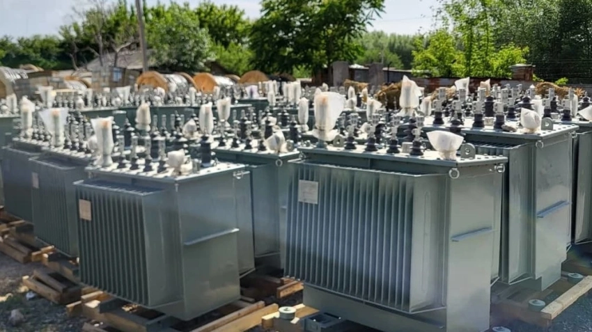 Узбекистан начал поставки электроэнергии в Таджикистан на фоне энергодефицита