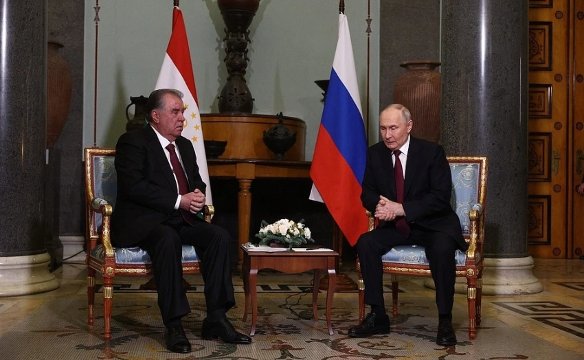 Путин на встрече с Рахмоном высказался об убийстве таджикского мальчика в подмосковной школе и обещал наказать виновных