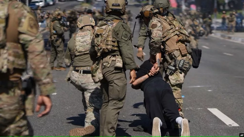 В США до $3 тысяч увеличили выплаты нелегальным иммигрантам за добровольный выезд из страны