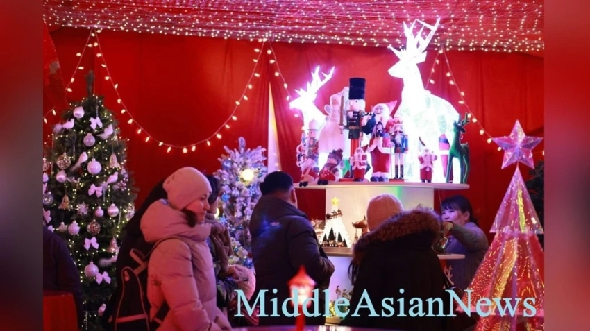 Центральная площадь Улан-Батора превратилась в Christmas Market. Фото