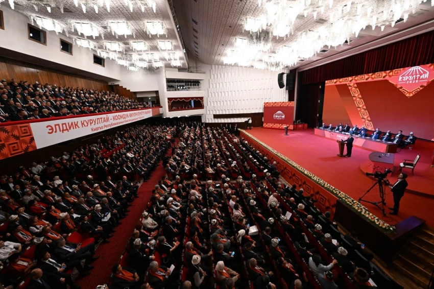 Пока рано: президент Кыргызстана против расширения полномочий курултая