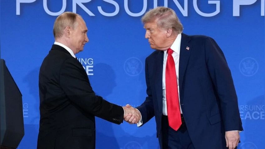 Перед встречей с Зеленским Трамп поговорил по телефону с Путиным