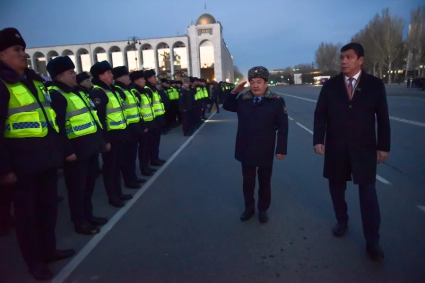 В Бишкеке проведен гарнизонный развод-инструктаж милиции