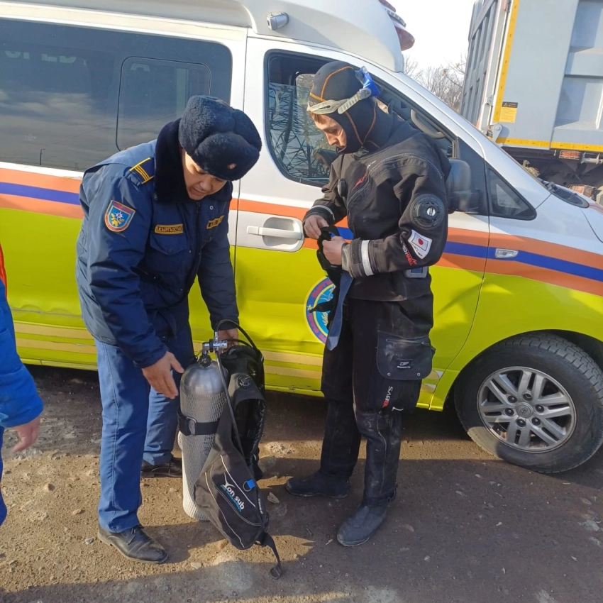 В Бишкеке ведутся поиски людей, упавших в Большой Чуйский канал