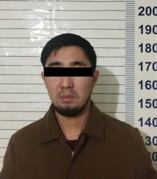 В городе Шопоков задержали водителя за хулиганство. Выяснилось, что ранее он скрылся с места ДТП после наезда на школьниц