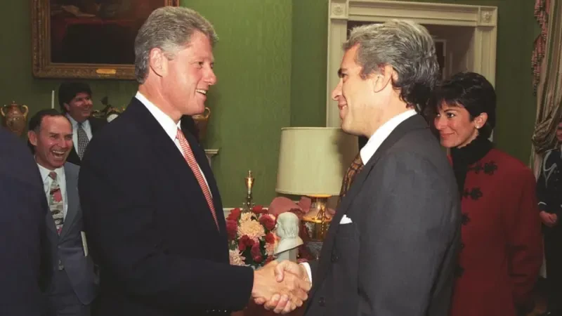 Билл и Хиллари Клинтон отказались давать показания Конгрессу по делу Эпштейна. За это им могут предъявить уголовные обвинения