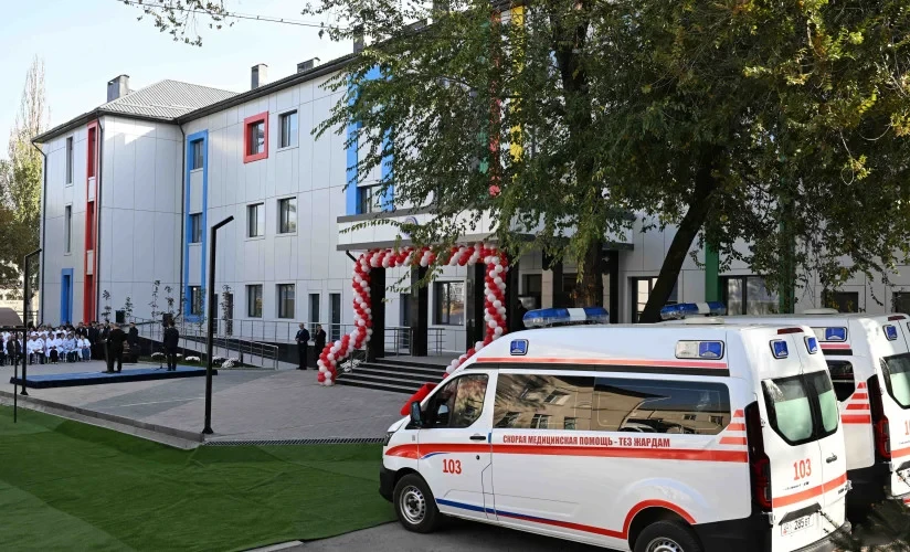 Сабырбек Жумабеков отметил масштабное строительство медучреждений в стране