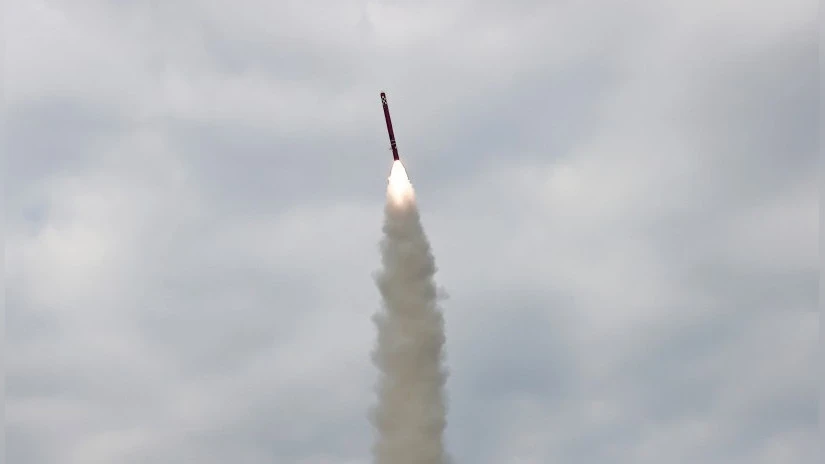 КНДР запустила несколько ракет в сторону Японского моря