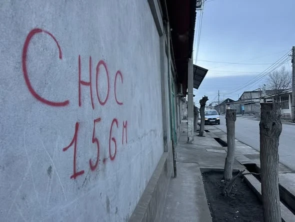 В Оше расширяют улицу: ожидается снос построек вдоль трассы