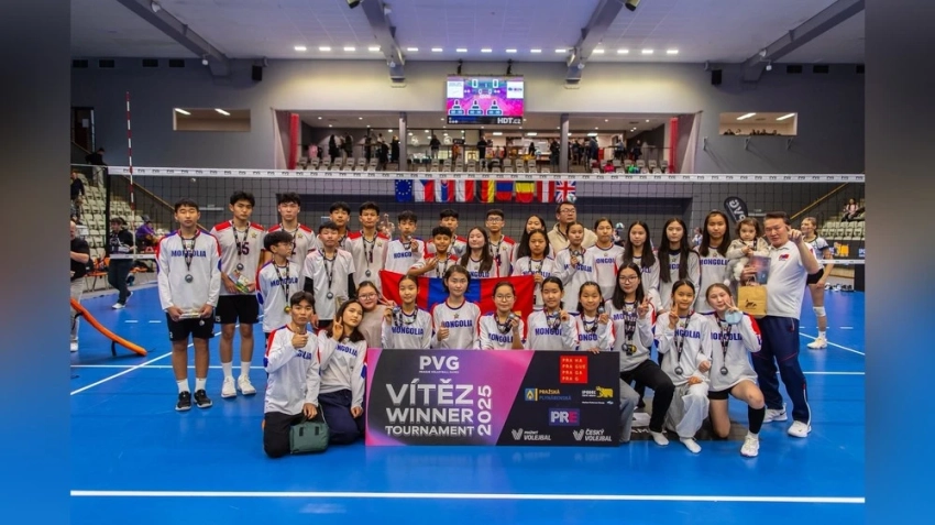 Монгольские юноши и девочки завоевали золотую и серебряную медали на Prague Volleyball Games. Фото