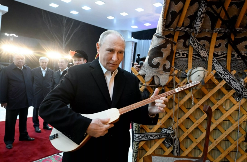 Токаев: Путин в Бишкеке показал прием дзюдо и отстоял честь старшего поколения