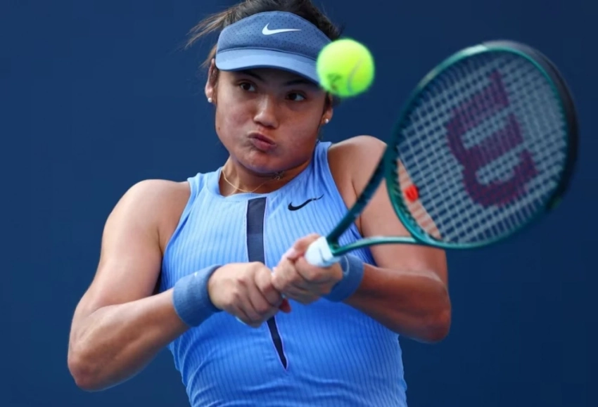 Эмма Радукану снялась с матча против Наоми Осаки на United Cup