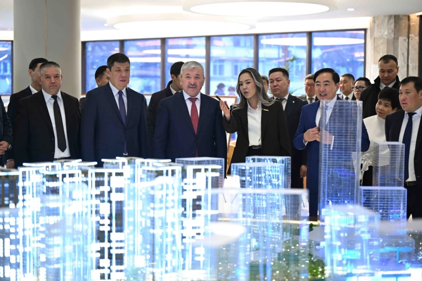 Глава кабмина объехал крупные стройки и энергетические объекты Бишкека