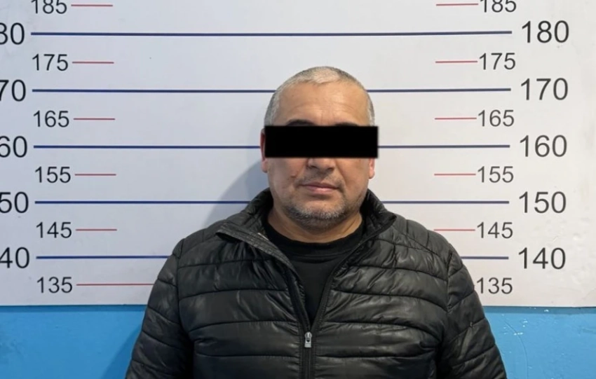 В Бишкеке задержали автохулигана с пистолетом