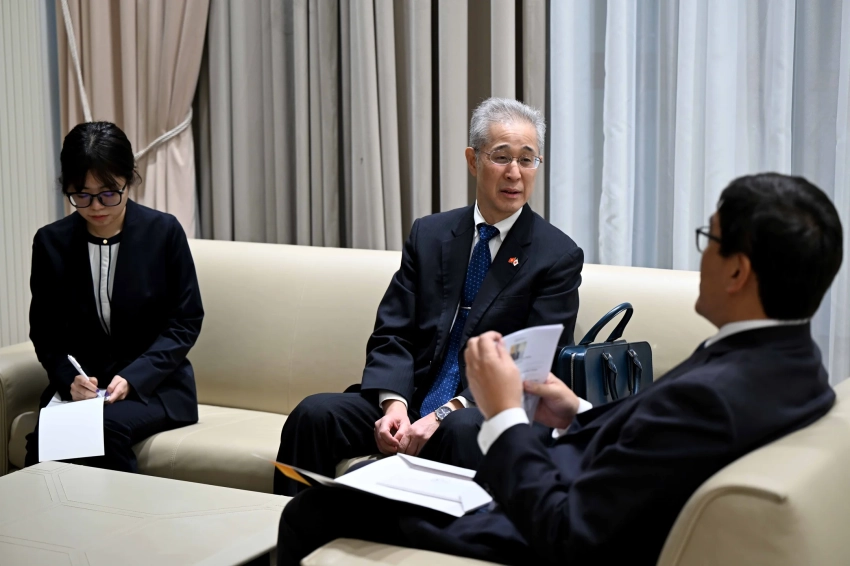 Байсалов встретился с послом Японии по случаю начала его дипмиссии в Кыргызстане