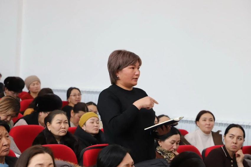 В Иссык-Кульской области обсудили внедрение ИИ в школах