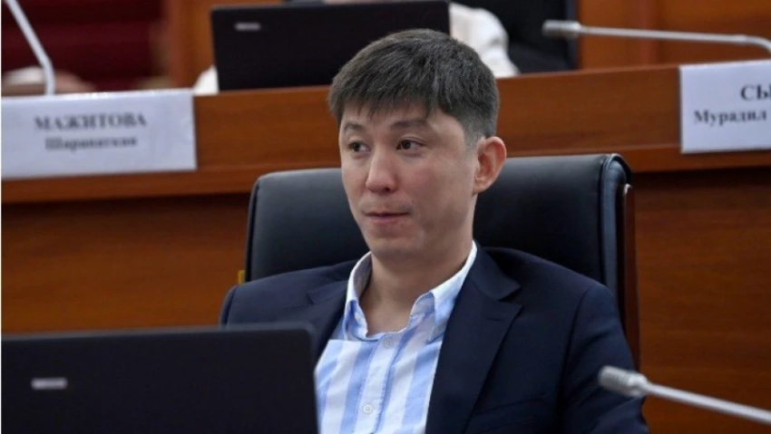 Эрулан Кокулов: В Минкультуры делают деньги на рекламе табака и алкоголя в фильмах