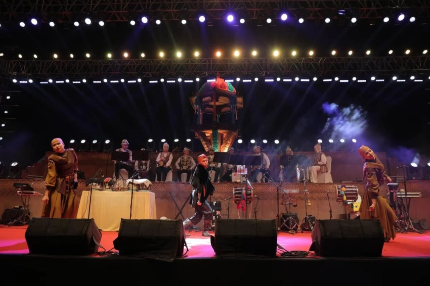 Коллективы Ошской филармонии познакомили индийцев с историческим наследием кыргызов