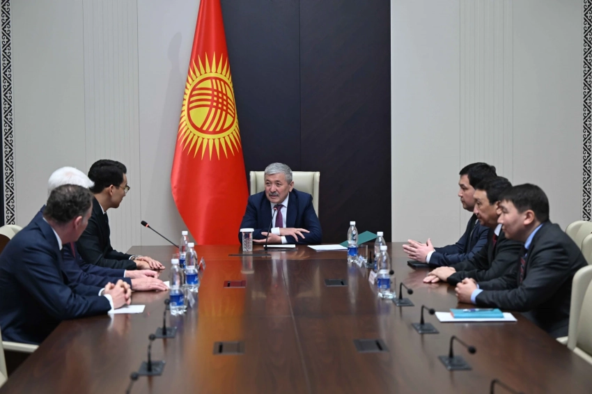 Делегатов Международной федерации хоккея наградили Почетными грамотами кабмина