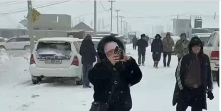 В Бишкеке до конца зимы не будут сносить жилые дома в жилмассиве «Анар-Бак»