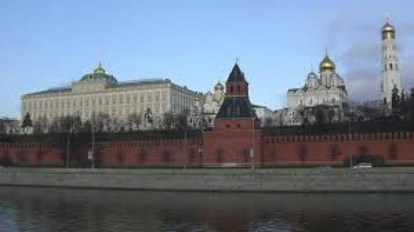 Минтруда напоминает кыргызстанцам правила выезда на работу в Россию