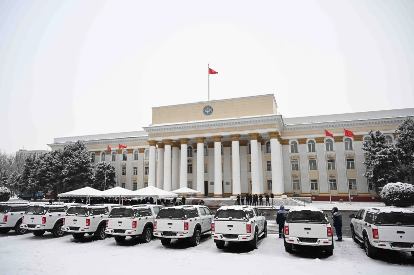 Минэнерго КР передали 37 единиц спецтехники на 145,8 млн сомов