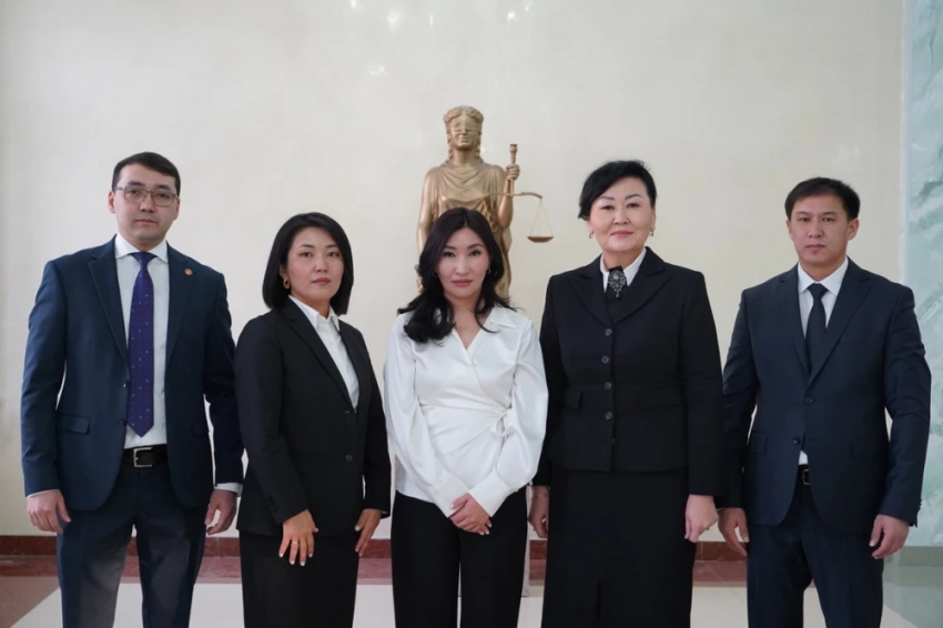 Назначенные на пять лет судьи принесли присягу