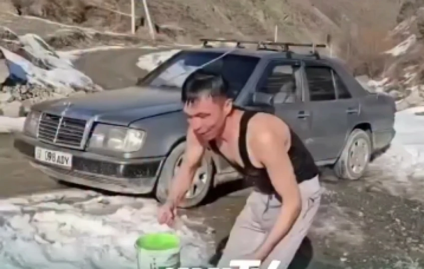 В Алайском районе мужчина ради рекламы помыл ковер в горной речке, его нашли и оштрафовали