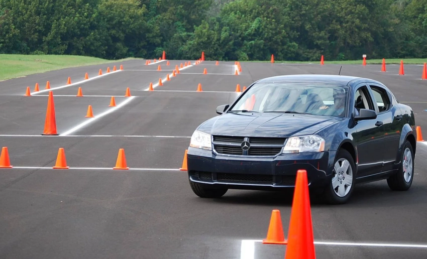 Орунбеков объяснил, почему срок обучения водителей составляет 10 месяцев