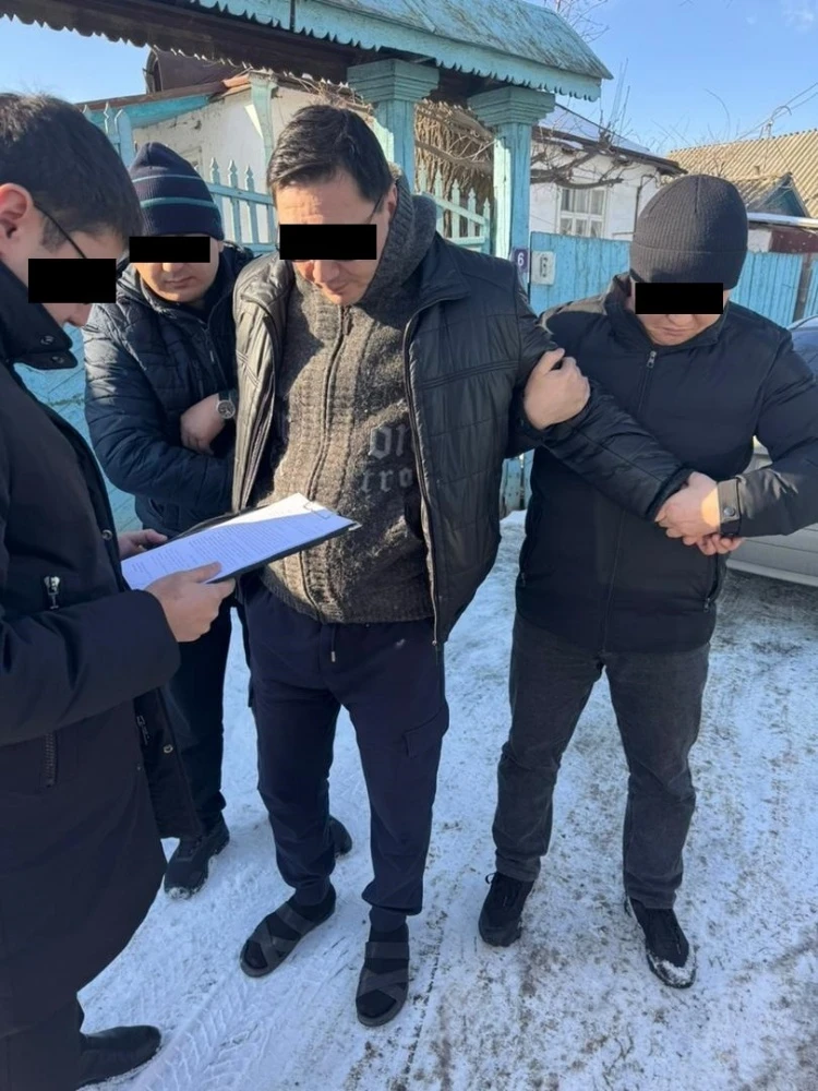 В Таласе на вымогательстве взятки пойман сотрудник прокуратуры