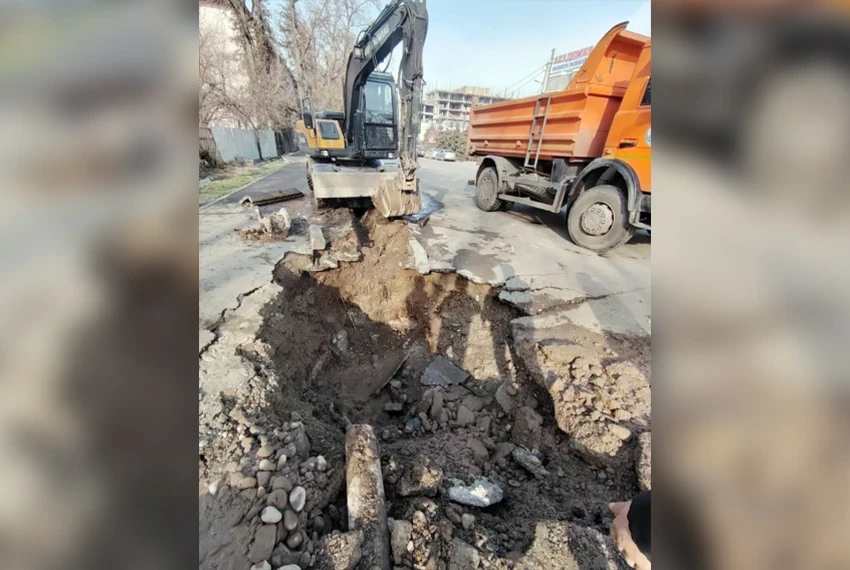 В центре Бишкека из-за аварии на сетях отключили воду