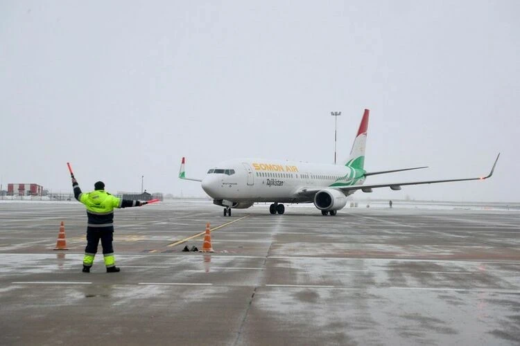 В Кыргызстан с рабочим визитом прибыл премьер-министр Таджикистана