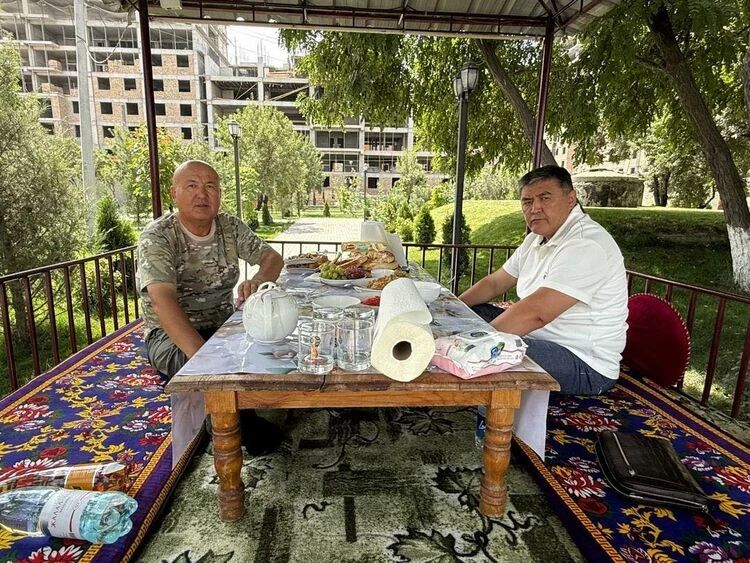 Снос аке, строгий выговор и орден. Чем запомнился мэр Оша Женишбек Токторбаев