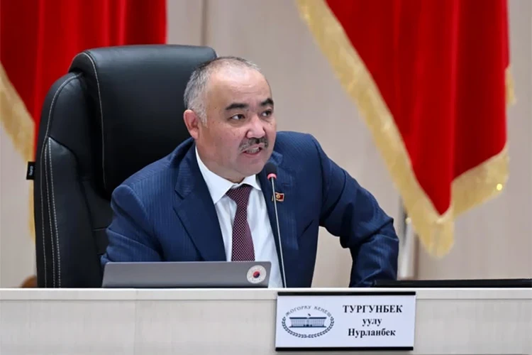 Экс-спикер Нурланбек Тургунбек уулу объявил о сложении полномочий депутата ЖК