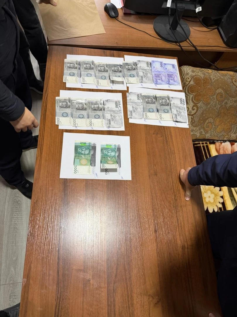 В Таласе по подозрению в вымогательстве взятки задержан сотрудник милиции