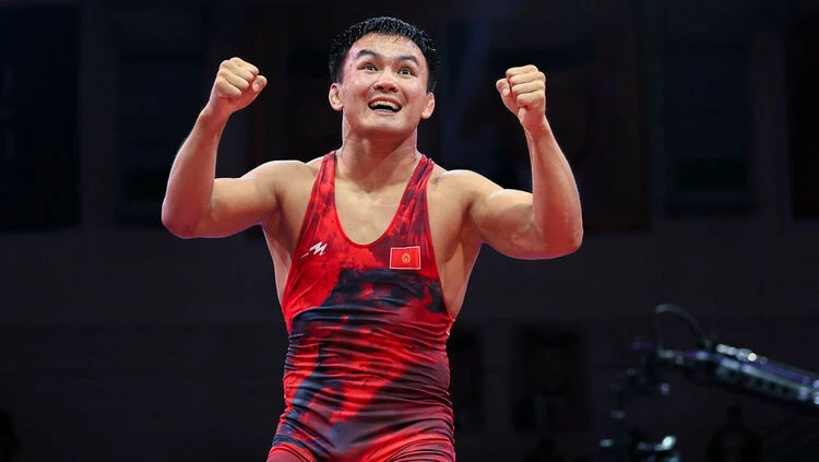 Турнир по борьбе в Албании. Кыргызстанец Эрназар Акматалиев выиграл золото