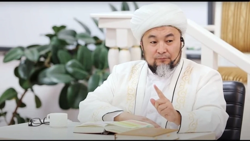 Садыр Жапаров предложил признать экс-муфтия Чубака Жалилова национальным героем