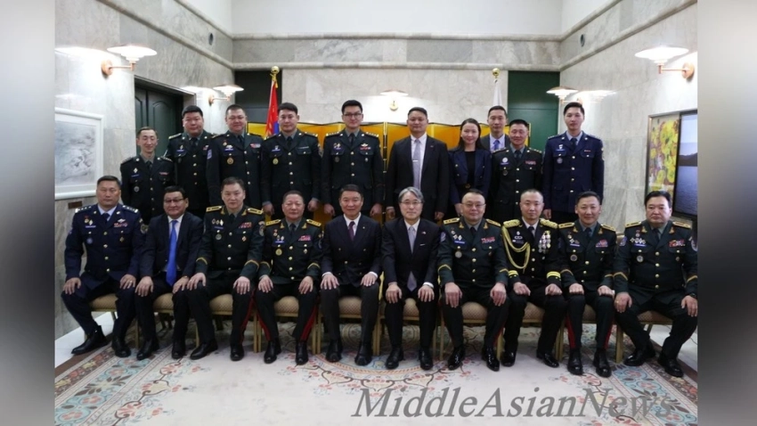 Посол Игавахара в Монголии устроил в своей резиденции прием в честь основания Сил самообороны Японии