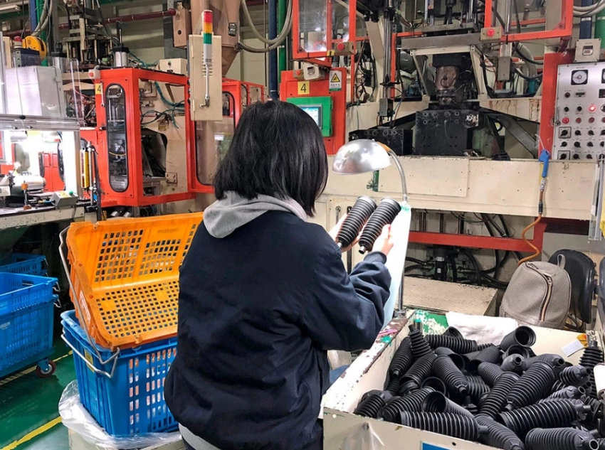 Кыргызстанцы вылетели в Южную Корею для работы