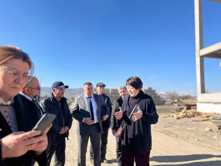 Догдуркуль Кендирбаева посетила образовательные объекты города Манас