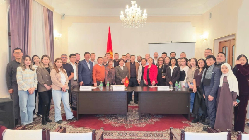 Возвращайтесь из-за рубежа! Минздрав КР обещает создать достойные условия врачам