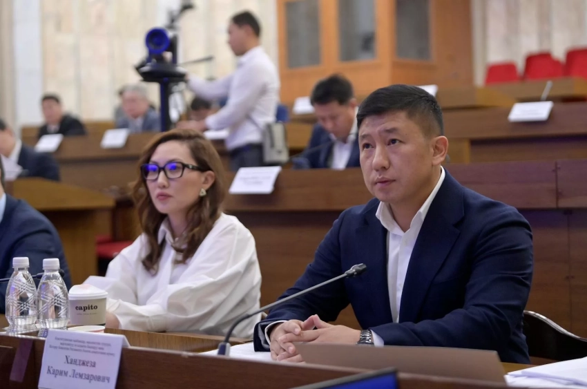 Комитет Жогорку Кенеша одобрил законопроекты о присвоении спецзваний и специальных классных чинов в первом чтении