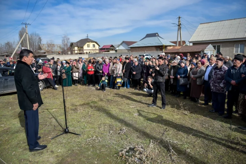 Мэр Бишкека встретился с горожанами по вопросу продолжения улицы Профсоюзной