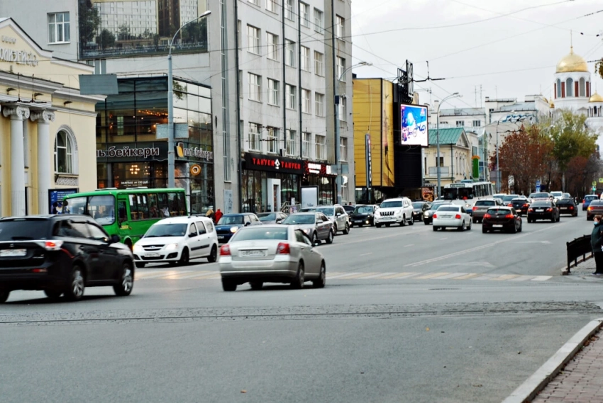 Эксперты РФ предупредили о слабом месте схемы с кыргызскими номерами: авто могут задержать из-за просроченной прописки