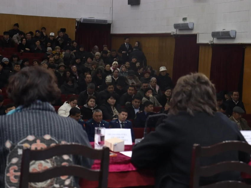 Матери детей с инвалидностью: МСЭК и школы в Кыргызстане превращают жизнь семей в борьбу