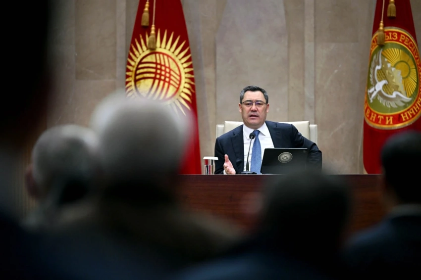 Садыр Жапаров встретился с родственниками задержанных по наркопреступлениям