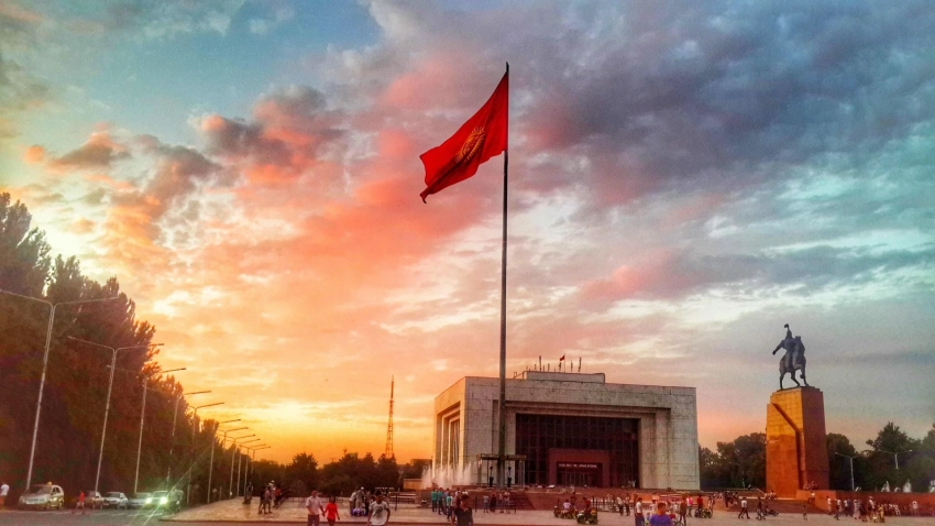 Российские и кыргызские звезды выступят на площади Ала-Тоо в честь праздника