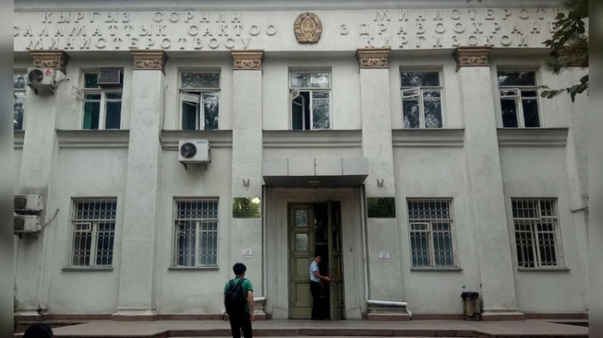 Минздрав: Нарушения врачей укрывать недопустимо, но и преследовать медиков нельзя